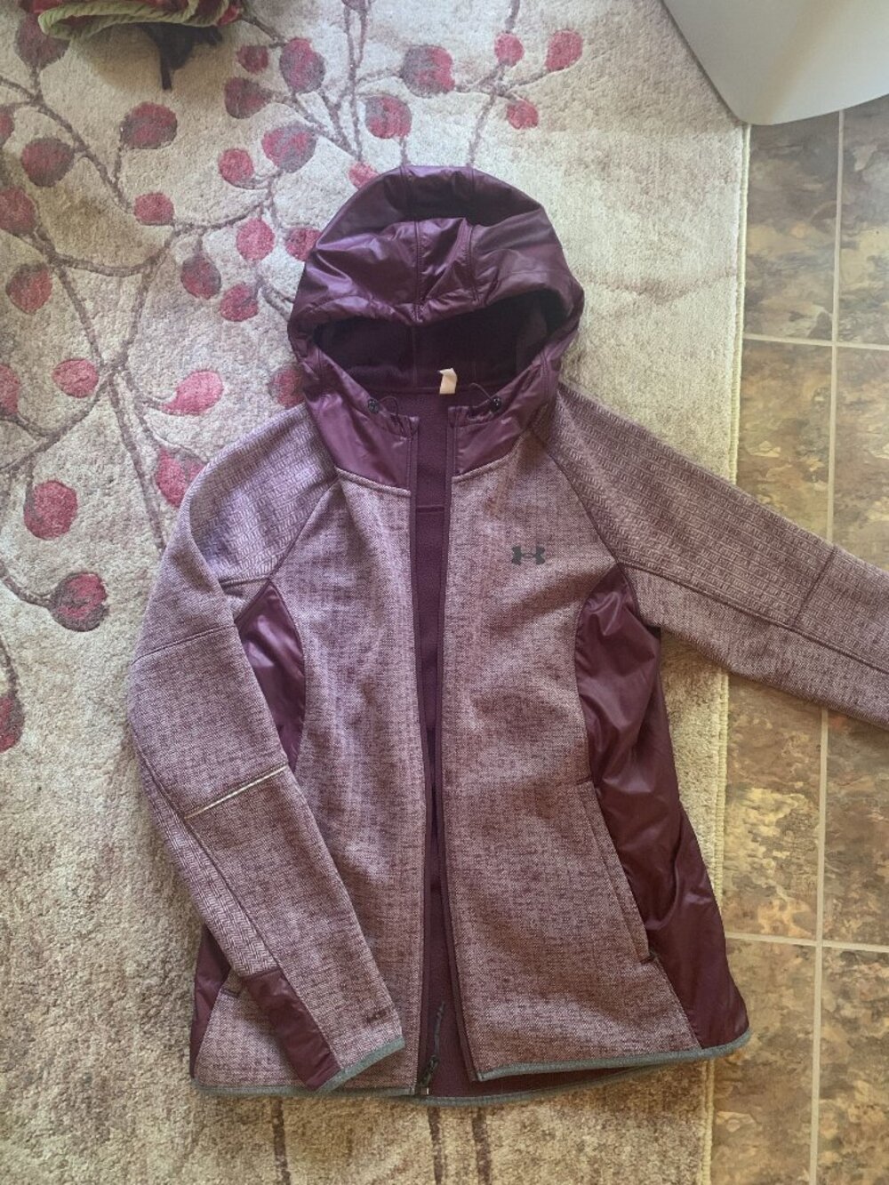 Under Armour full zip hooded jacket, Maroon heather, size Medium